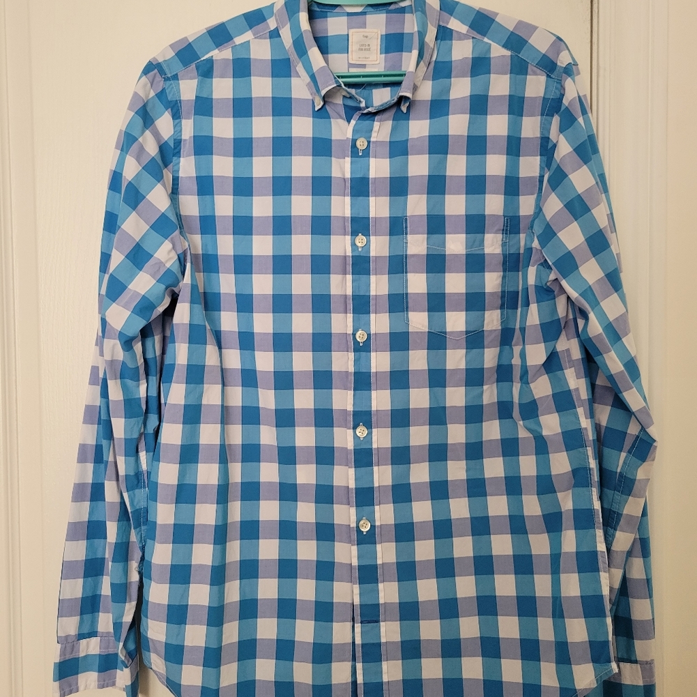 Gap Men's long sleeve dress shirt checkered blue